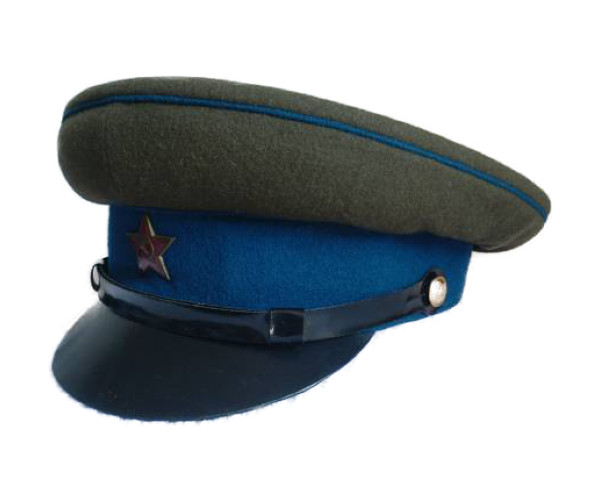 ソ連軍帽陸軍用のレプリカ軍帽などの軍装品、グッズ類、ミリタリー書籍をお譲り頂きました。