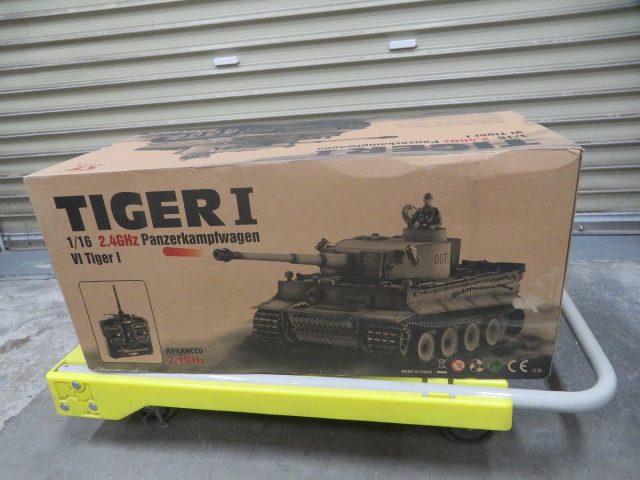 「RC戦車 TAIGEN TIGER-Ⅰ」などラジコンを買い受けました。
